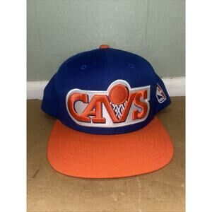 Mitchell & Ness Cleveland Cavaliers CAVS Vintage Logo Snap Back Hat, Nostalgia